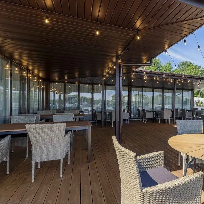 Terrasse beim Restaurant